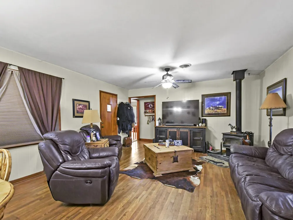 2045 County Road 113 Whitesboro, TX 76273