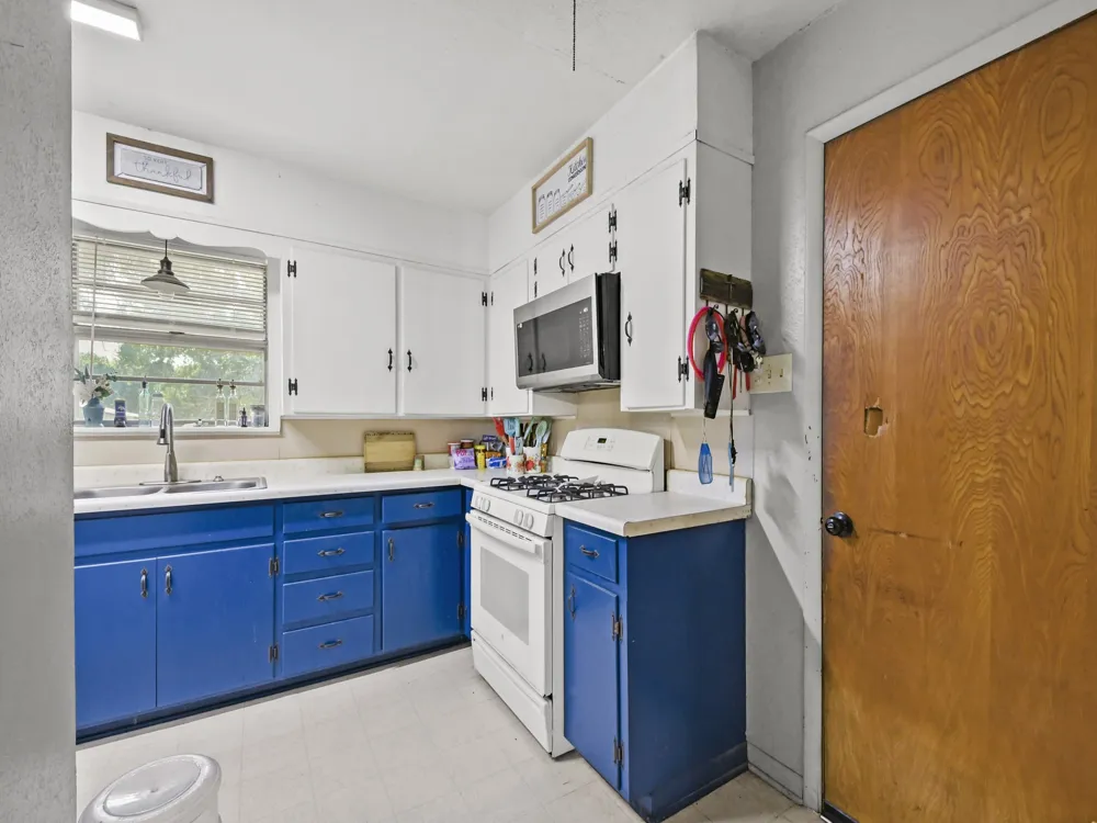 2045 County Road 113 Whitesboro, TX 76273