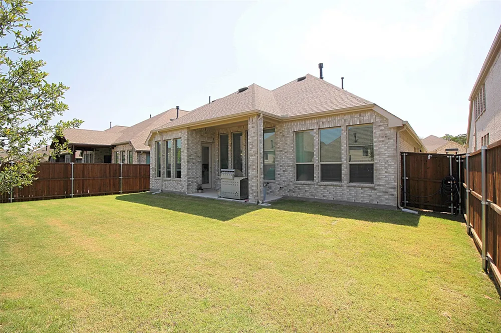 606 Artesian Drive Argyle, TX 76226