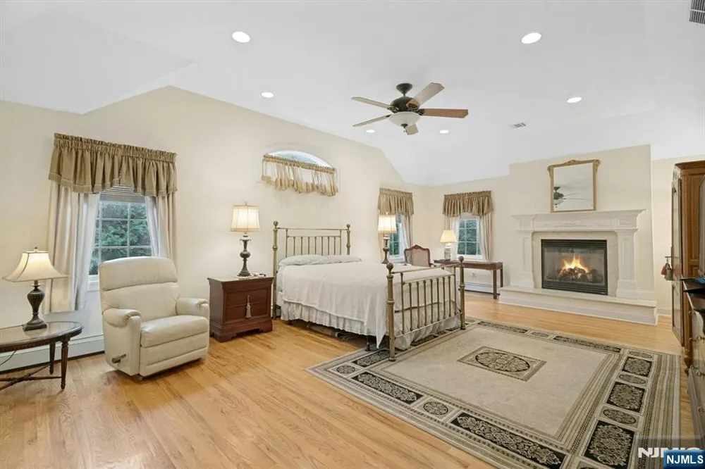 87 Linden Avenue Emerson, NJ 07630