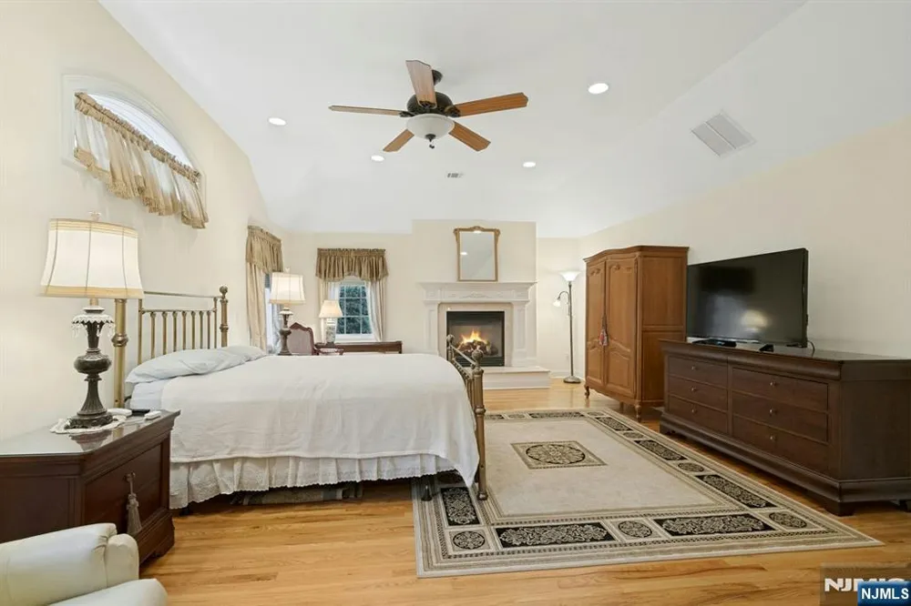 87 Linden Avenue Emerson, NJ 07630
