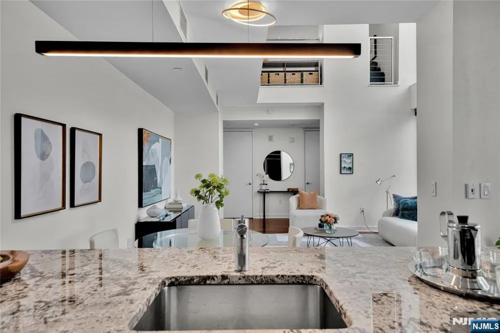 1000 Ave At Port Imperial 102 Weehawken, NJ 07086