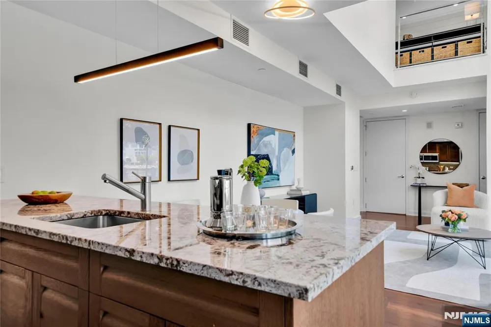 1000 Ave At Port Imperial 102 Weehawken, NJ 07086