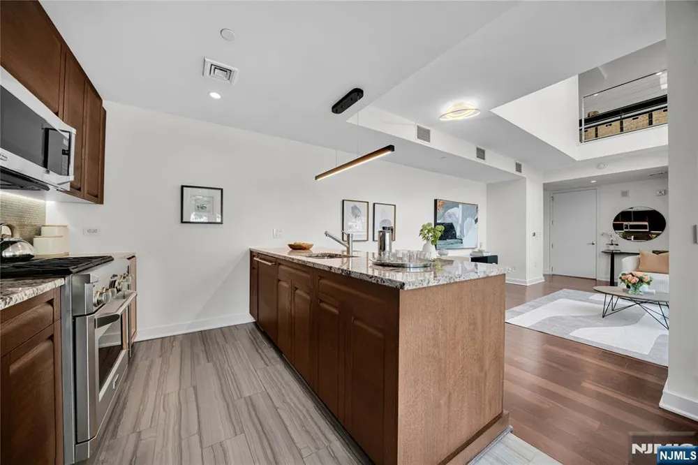 1000 Ave At Port Imperial 102 Weehawken, NJ 07086