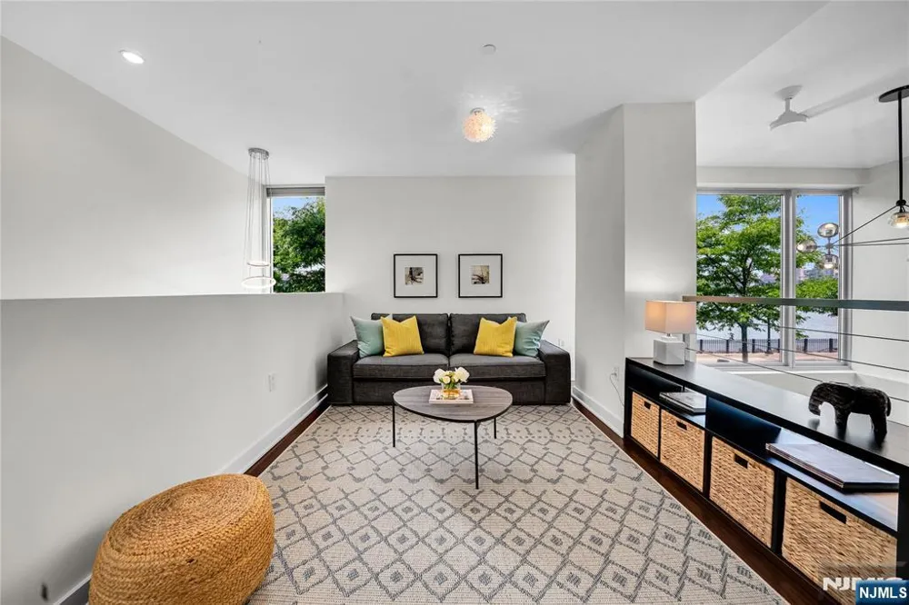 1000 Ave At Port Imperial 102 Weehawken, NJ 07086
