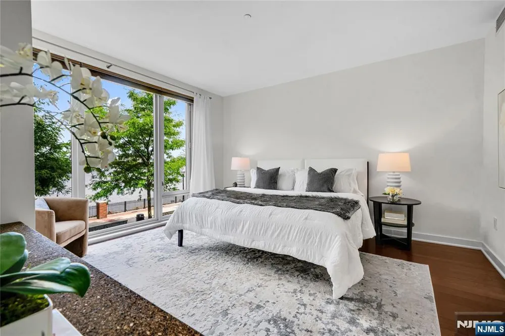 1000 Ave At Port Imperial 102 Weehawken, NJ 07086