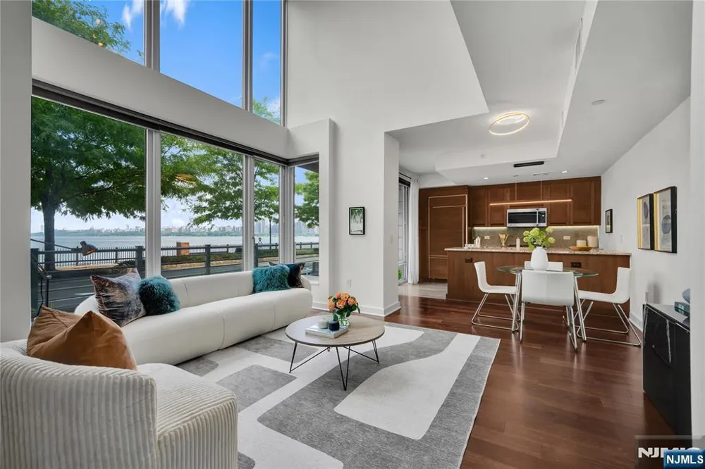 1000 Ave At Port Imperial 102 Weehawken, NJ 07086