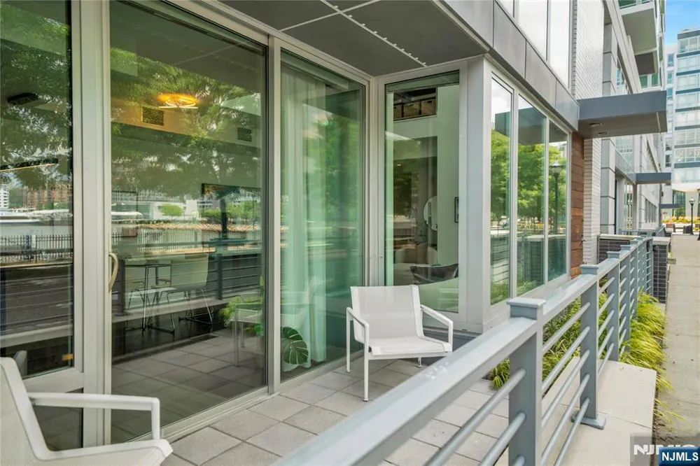 1000 Ave At Port Imperial 102 Weehawken, NJ 07086