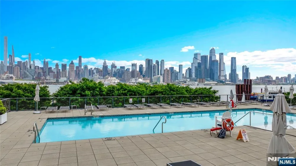 1000 Ave At Port Imperial 102 Weehawken, NJ 07086