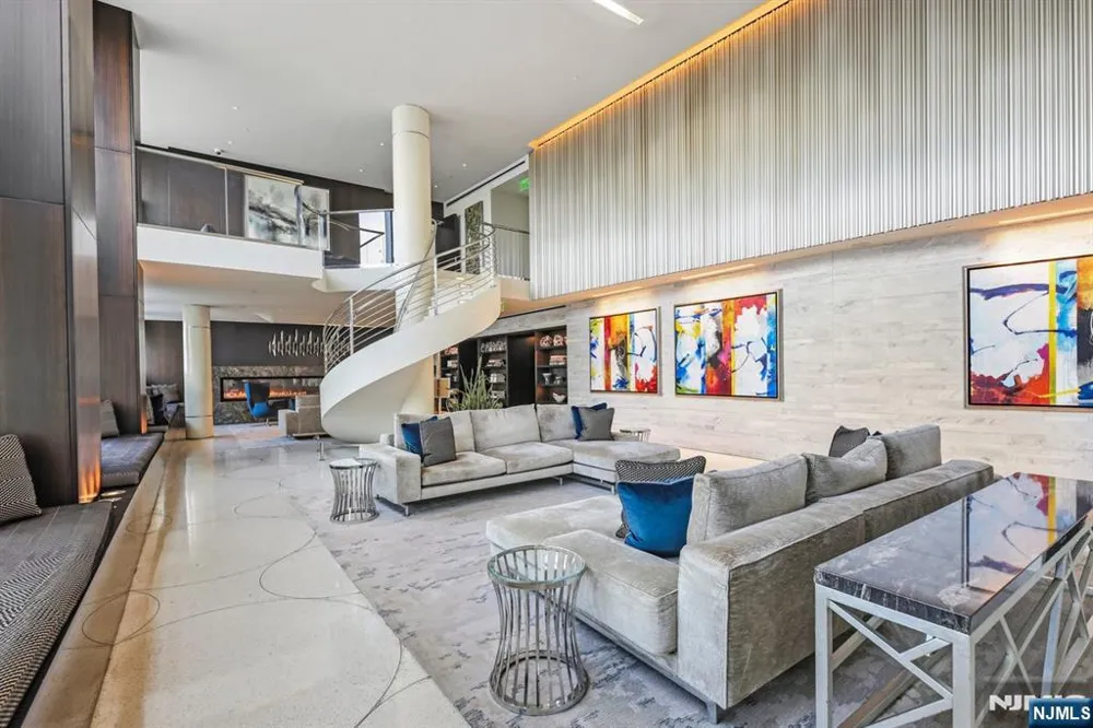 1000 Ave At Port Imperial 102 Weehawken, NJ 07086