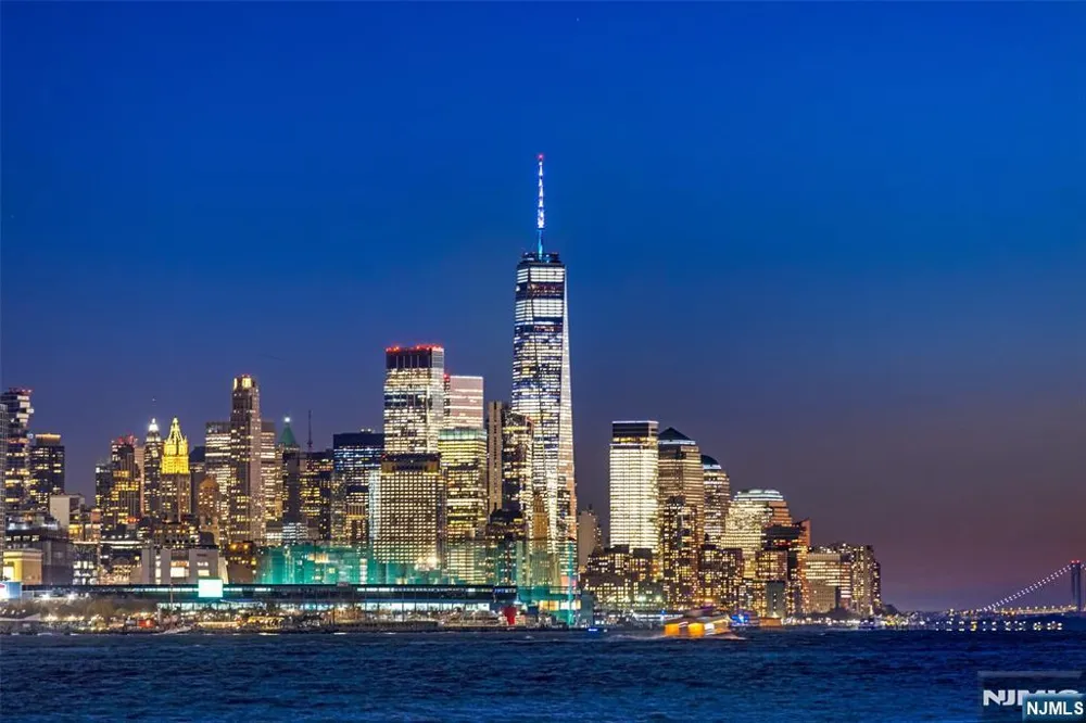 1000 Ave At Port Imperial 102 Weehawken, NJ 07086