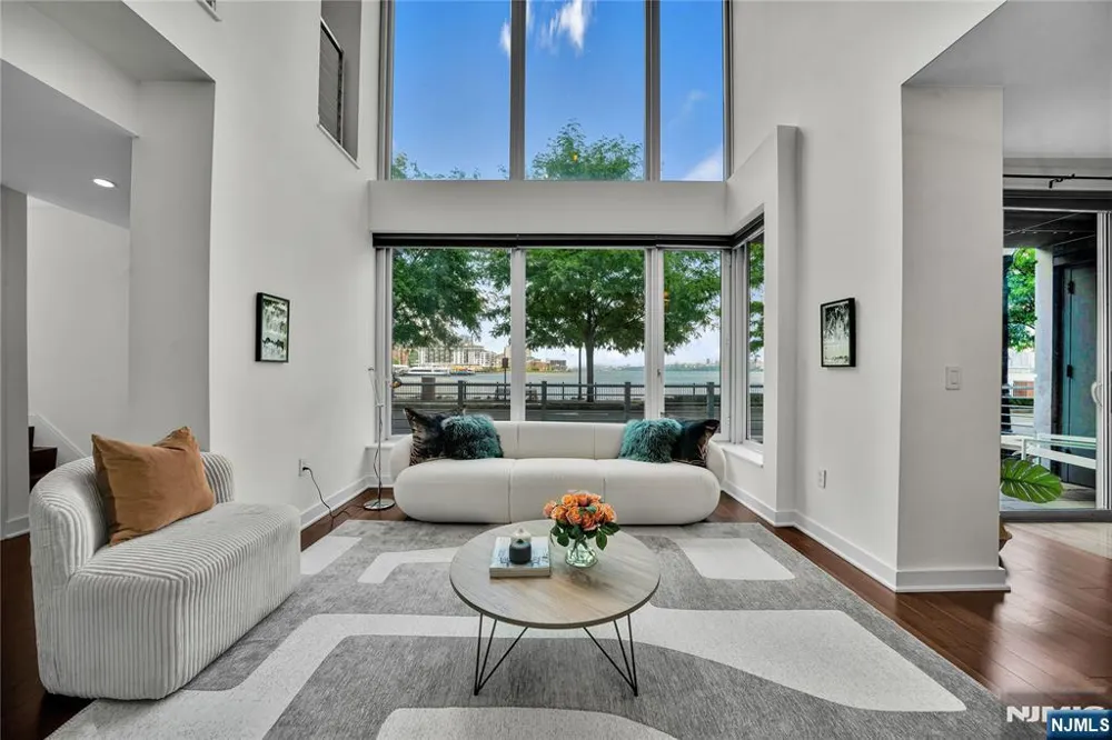 1000 Ave At Port Imperial 102 Weehawken, NJ 07086