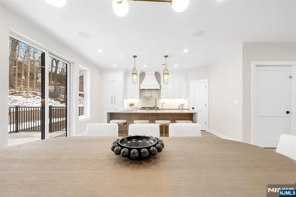 188 Broadway 8 Woodcliff Lake, NJ 07677