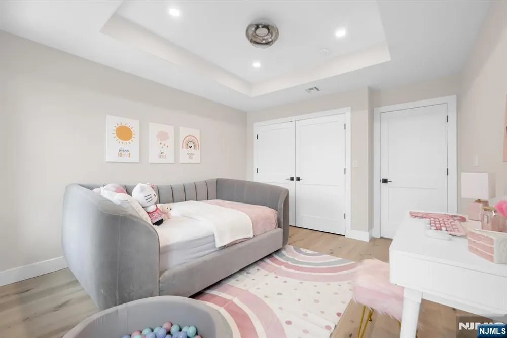188 Broadway 8 Woodcliff Lake, NJ 07677