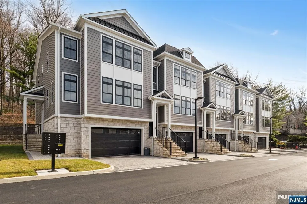 188 Broadway 8 Woodcliff Lake, NJ 07677