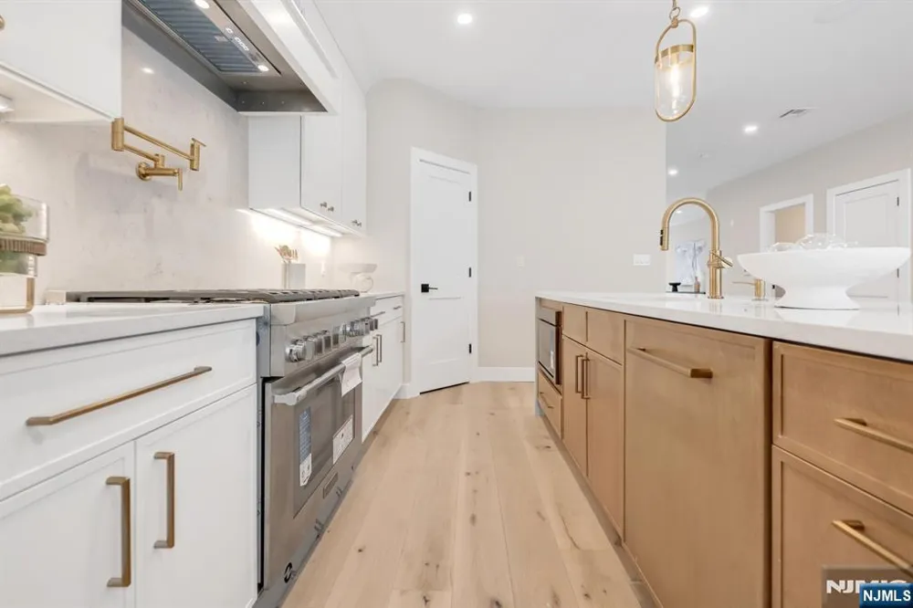 188 Broadway 4 Woodcliff Lake, NJ 07677