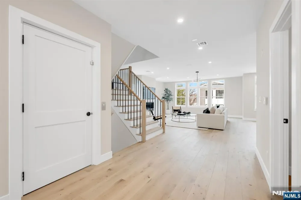 188 Broadway 4 Woodcliff Lake, NJ 07677