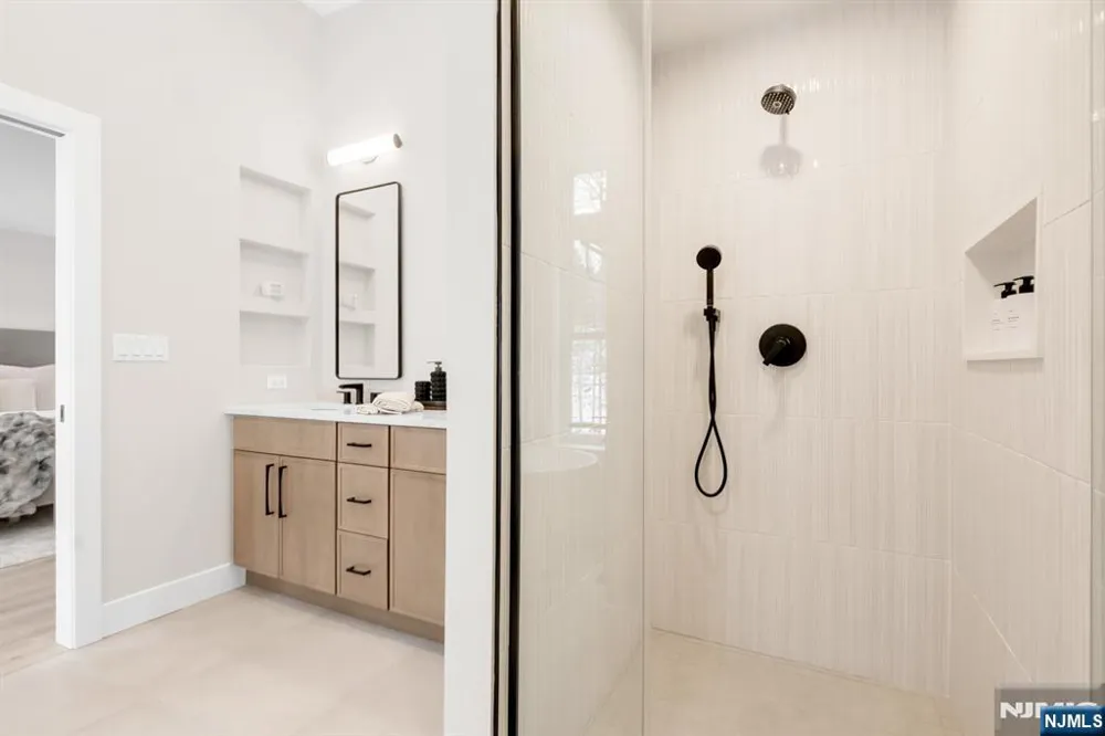 188 Broadway 4 Woodcliff Lake, NJ 07677