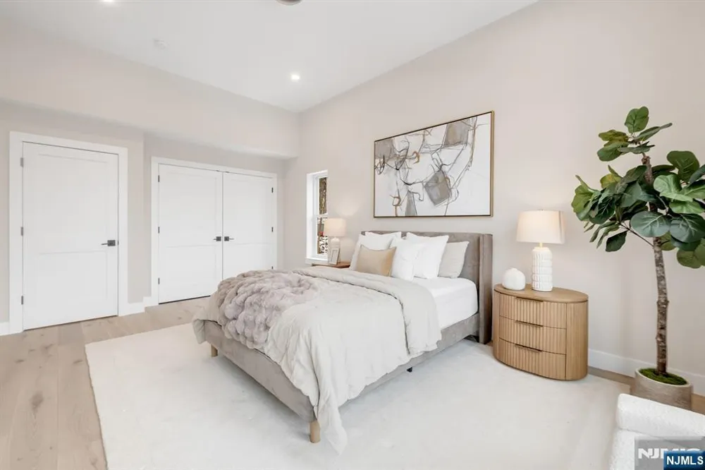 188 Broadway 4 Woodcliff Lake, NJ 07677
