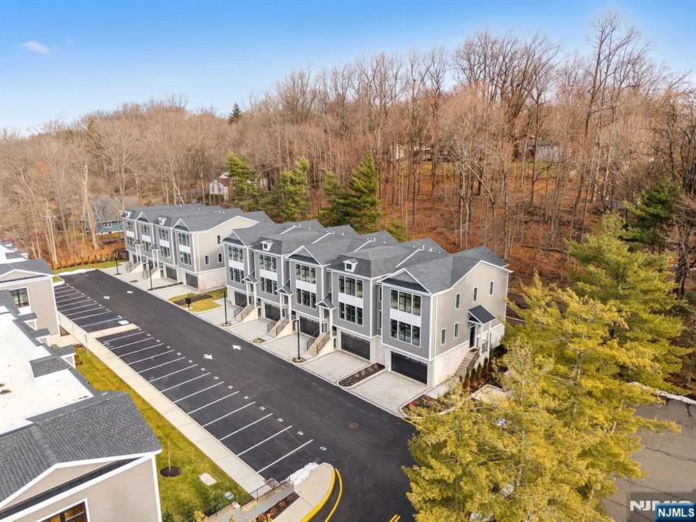 188 Broadway 4 Woodcliff Lake, NJ 07677