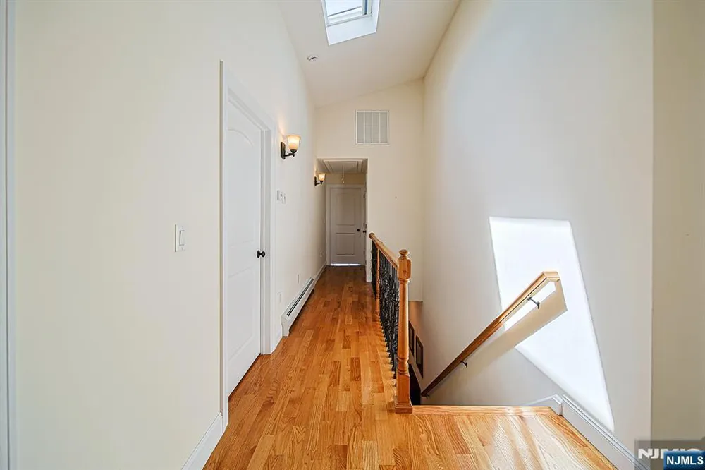 305 E Harriet Avenue B Palisades Park, NJ 07650