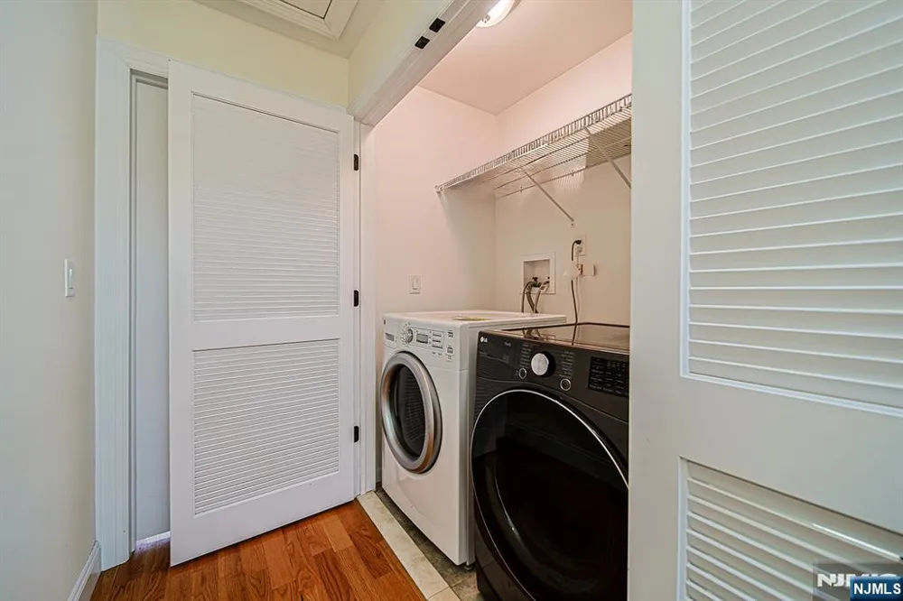 305 E Harriet Avenue B Palisades Park, NJ 07650