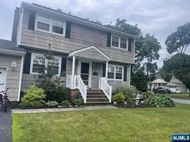 11 Benjamin Place Pequannock Township, NJ 07440