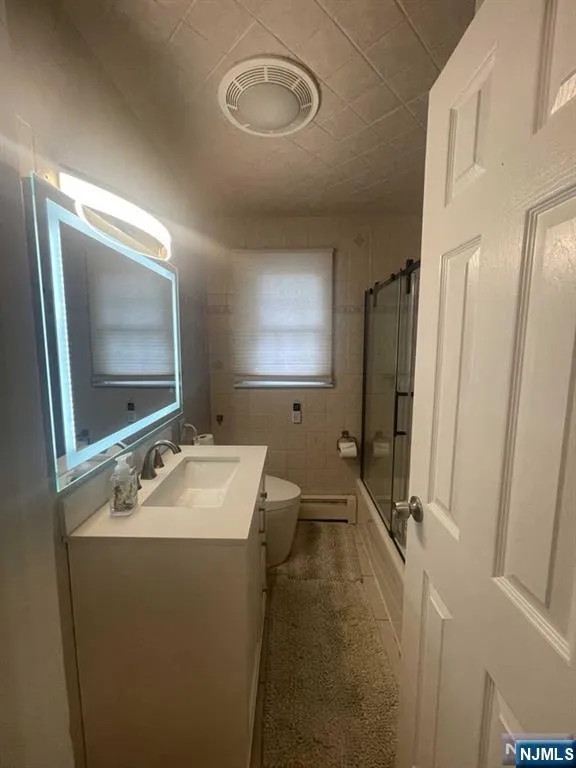 11 Benjamin Place Pequannock Township, NJ 07440