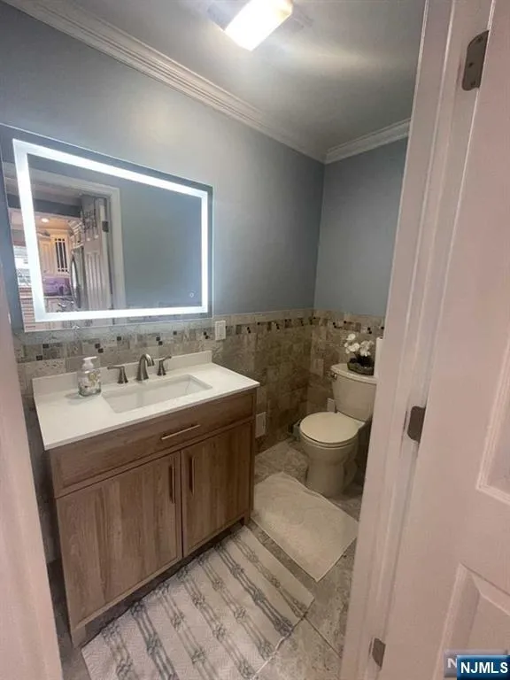 11 Benjamin Place Pequannock Township, NJ 07440