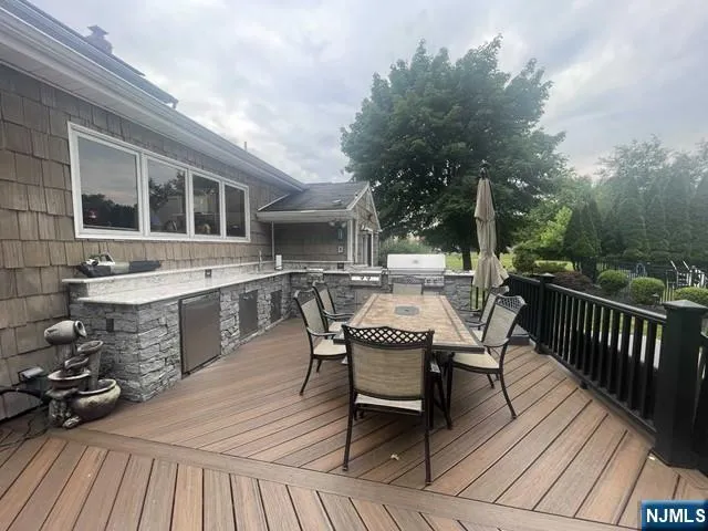 11 Benjamin Place Pequannock Township, NJ 07440