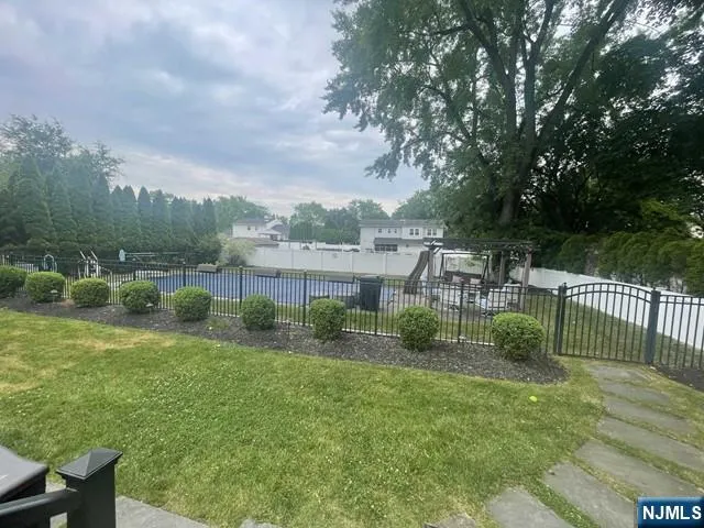 11 Benjamin Place Pequannock Township, NJ 07440