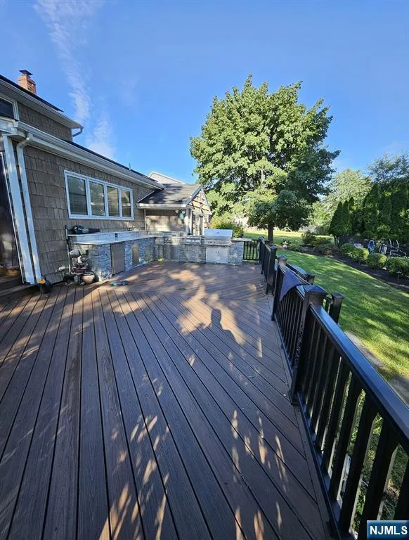 11 Benjamin Place Pequannock Township, NJ 07440