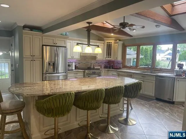 11 Benjamin Place Pequannock Township, NJ 07440