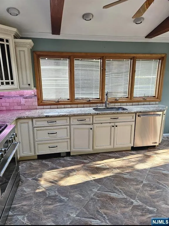 11 Benjamin Place Pequannock Township, NJ 07440