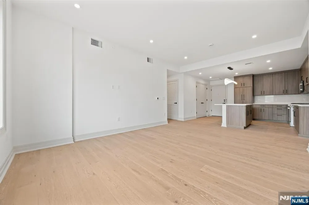 921 Madison Street 508 Hoboken, NJ 07030