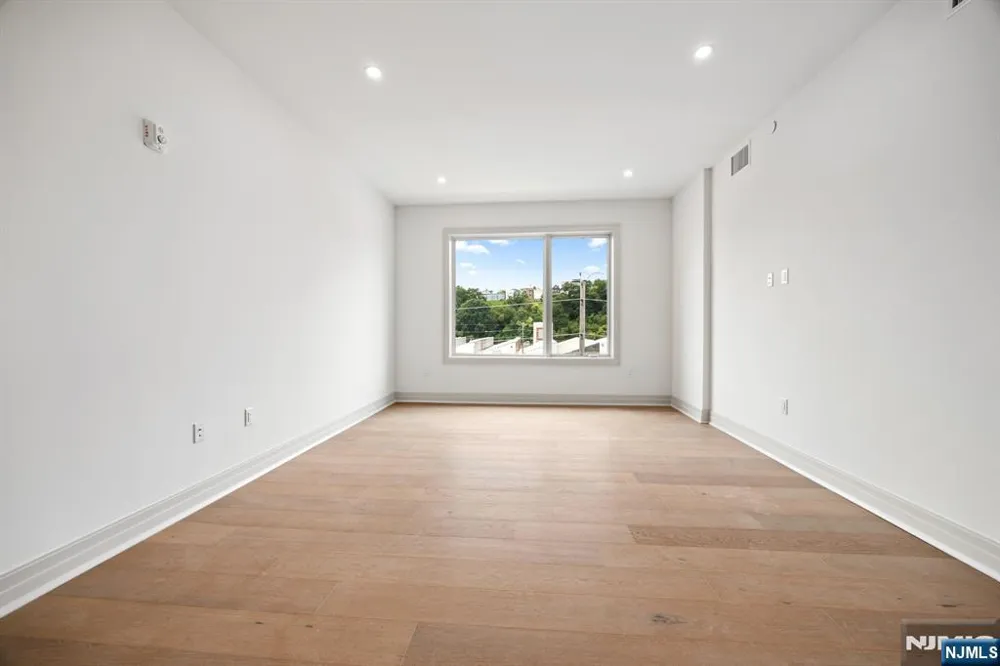 921 Madison Street 508 Hoboken, NJ 07030