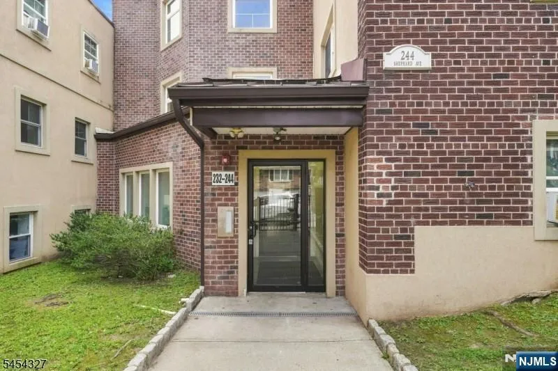 232 Shephard Avenue B6 Newark, NJ 07112