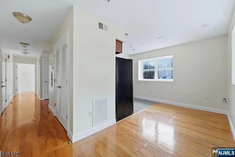 232 Shephard Avenue B6 Newark, NJ 07112
