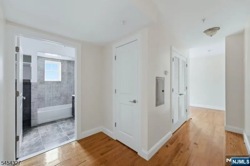 232 Shephard Avenue B6 Newark, NJ 07112