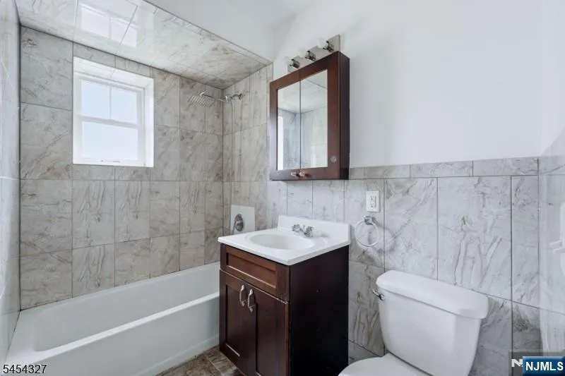 232 Shephard Avenue B6 Newark, NJ 07112