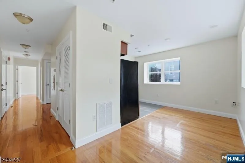 232 Shephard Avenue B6 Newark, NJ 07112