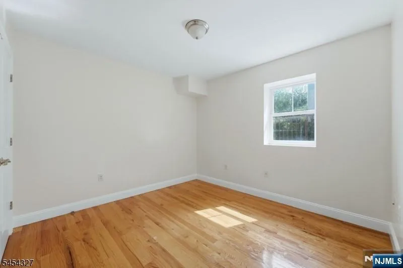 232 Shephard Avenue B6 Newark, NJ 07112