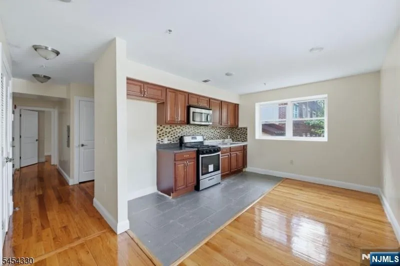 232 Shephard Avenue A4 Newark, NJ 07112