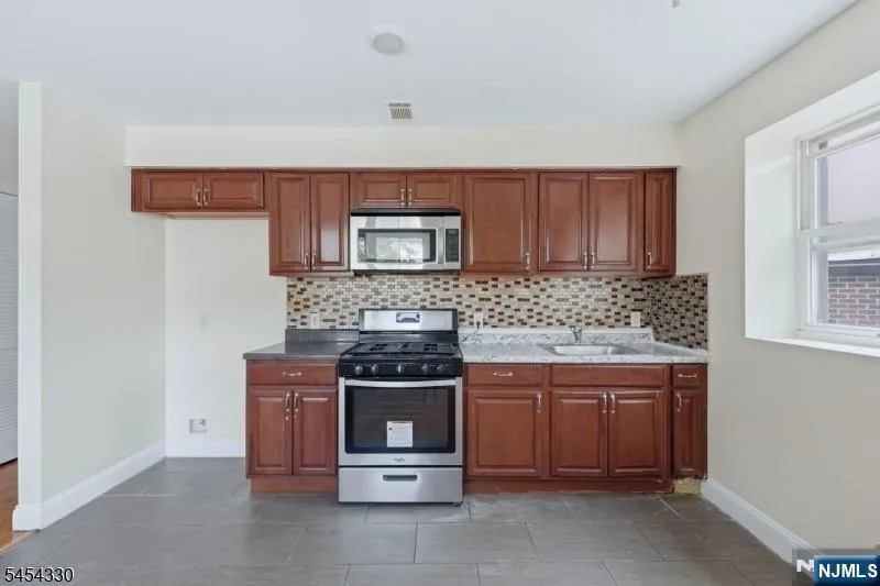 232 Shephard Avenue A4 Newark, NJ 07112