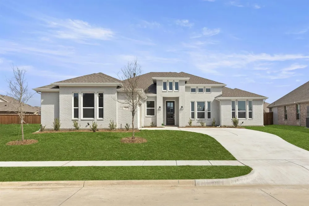 967 Richard Pittmon Drive DeSoto, TX 75115