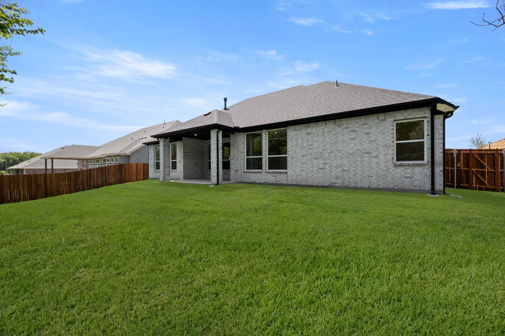 967 Richard Pittmon Drive DeSoto, TX 75115