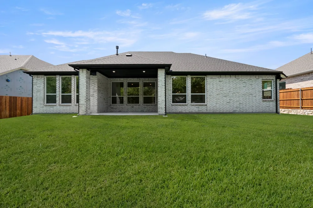 967 Richard Pittmon Drive DeSoto, TX 75115