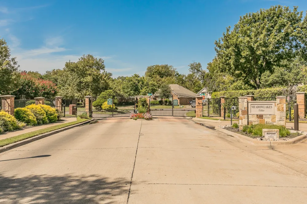 5544 Greenview Court North Richland Hills, TX 76148
