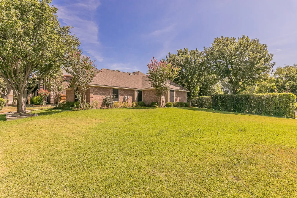 5544 Greenview Court North Richland Hills, TX 76148