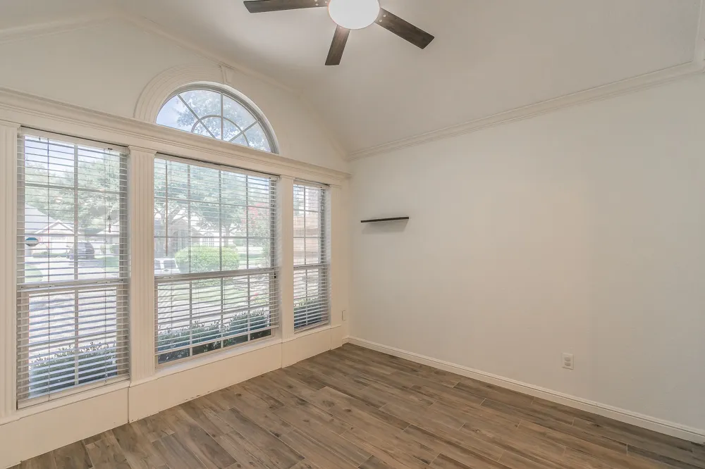5544 Greenview Court North Richland Hills, TX 76148